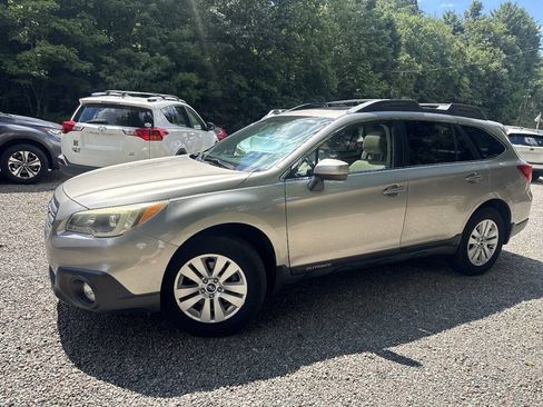 Used 2016 Subaru Outback 2.5i Premium AWD/4WD image 1