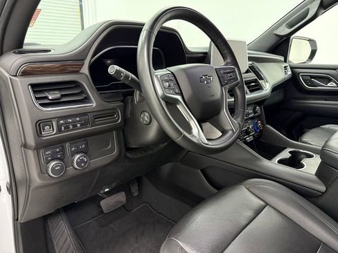 Used 2023 Chevrolet Suburban Z71 w/ Luxury Package AWD/4WD image 10