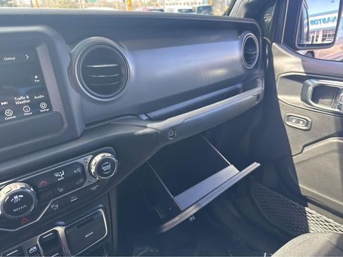 Used 2022 Jeep Gladiator Sport AWD/4WD image 26