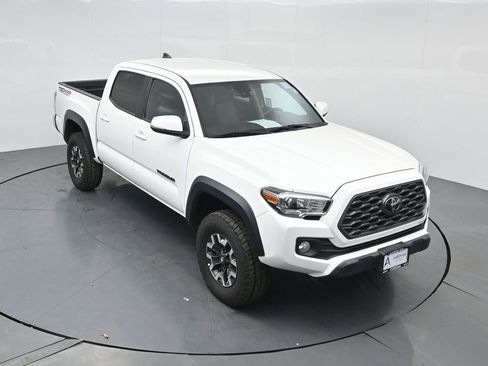 Used 2023 Toyota Tacoma TRD Off-Road AWD/4WD image 28