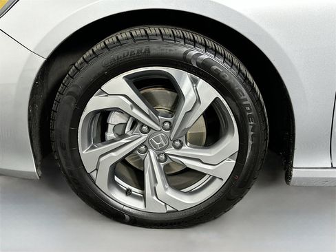 Used 2018 Honda Accord EX image 31
