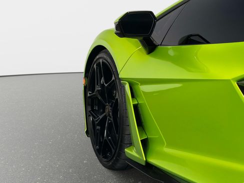 Used 2026 Lamborghini Revuelto AWD/4WD image 13
