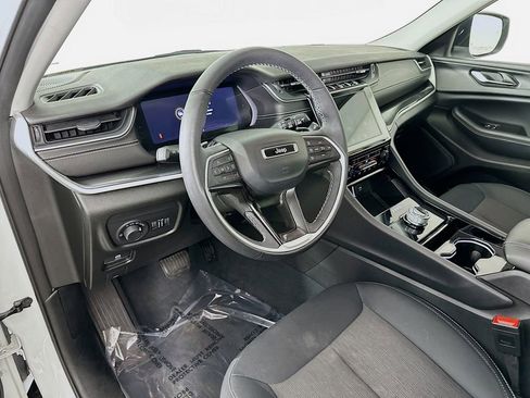 Certified 2023 Jeep Grand Cherokee L Laredo w/ Luxury Tech Group I AWD/4WD image 16
