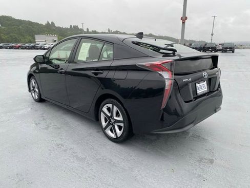 Certified 2017 Toyota Prius Three Touring w/ Carpet Mat Package FWD image 7