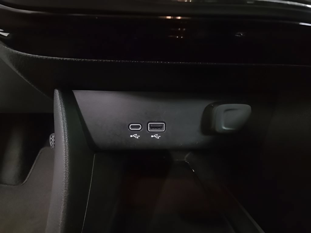Used 2024 Buick Encore GX Sport Touring FWD image 33