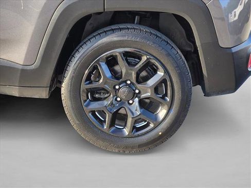 Used 2017 Jeep Renegade Latitude image 23