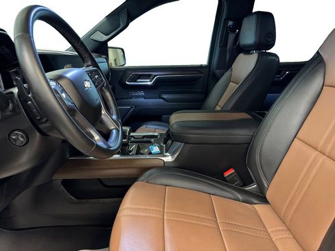 Used 2023 Chevrolet Silverado 1500 High Country w/ Technology Package AWD/4WD image 10