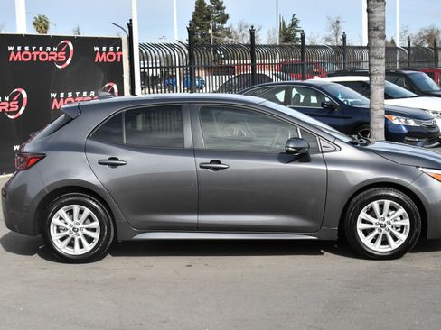 Used 2024 Toyota Corolla SE w/ SE Package image 9