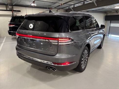 Used 2023 Lincoln Aviator Reserve w/ Elements Package Plus AWD/4WD image 3