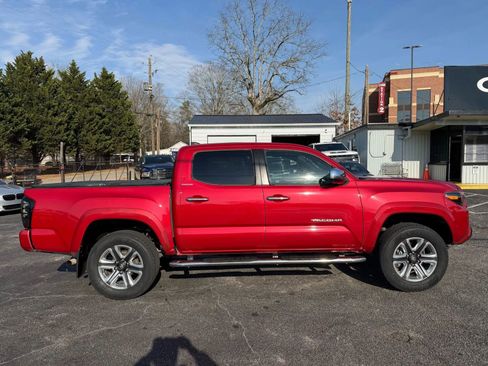 Used 2017 Toyota Tacoma Limited w/ Tow Package image 6