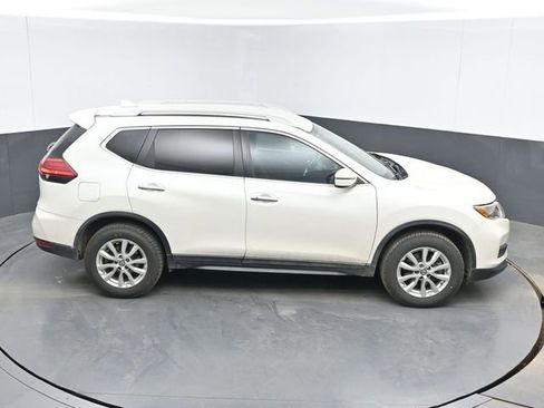 Used 2017 Nissan Rogue SV w/ SV Family Package image 25