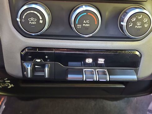 Used 2023 RAM 2500 Big Horn w/ Level 1 Equipment Group image 20