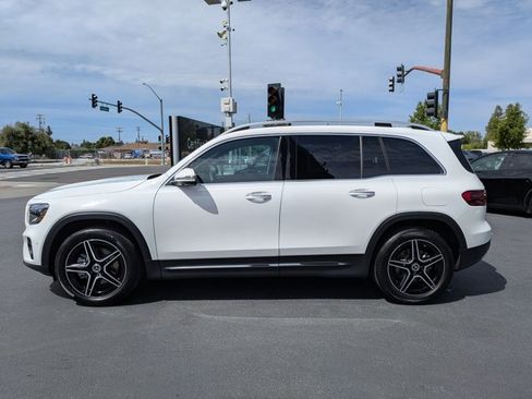 Used 2026 Mercedes-Benz GLB 250 4MATIC image 9