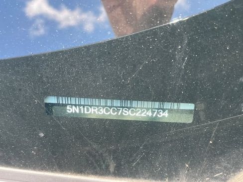 Used 2025 Nissan Pathfinder SL AWD/4WD image 34