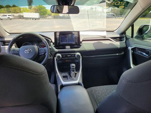 Used 2021 Toyota RAV4 XLE FWD image 12