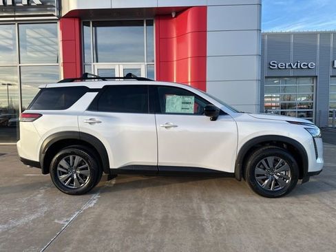 New 2026 Nissan Pathfinder SV image 3