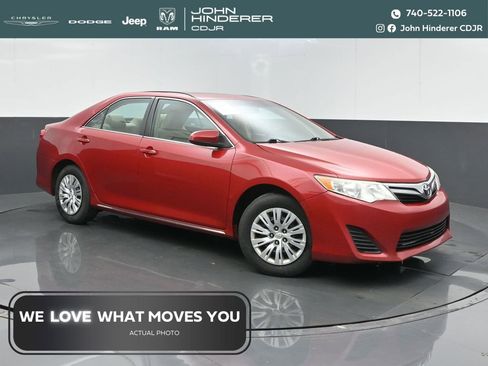 Used 2014 Toyota Camry LE image 1