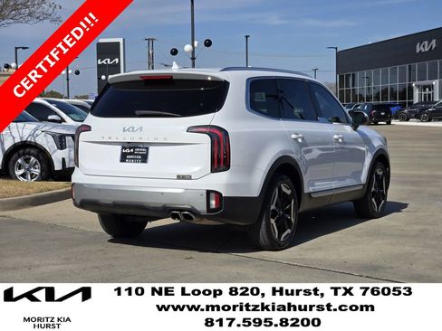 Used 2024 Kia Telluride EX w/ EX Captain's Chair Package image 4