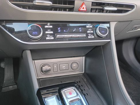 Used 2022 Hyundai Sonata Limited w/ Preferred Accessory Package image 26