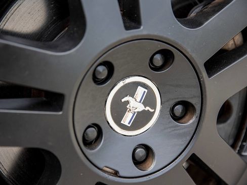 Used 2006 Ford Mustang GT RWD image 18