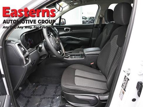 Used 2022 Kia Sorento LX FWD image 13