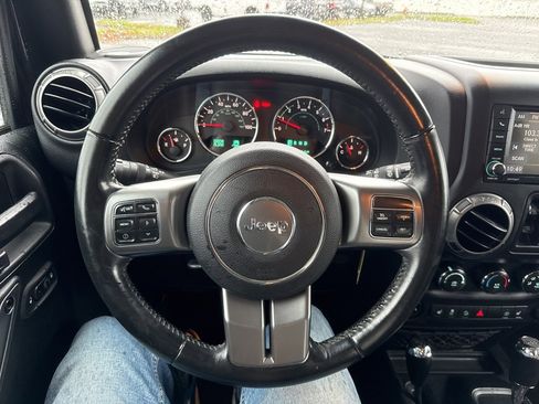 Used 2018 Jeep Wrangler Unlimited Sahara image 29