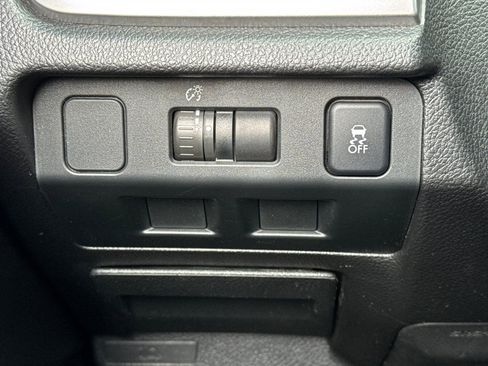 Used 2014 Subaru Forester 2.5i AWD/4WD image 27