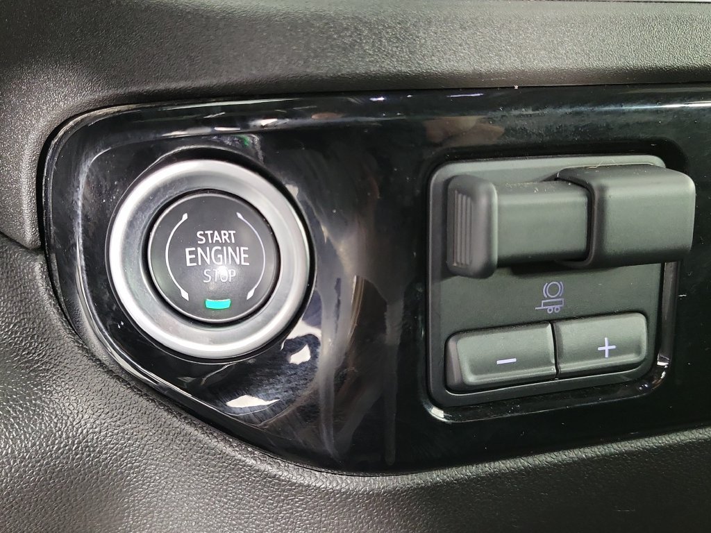Used 2025 GMC Sierra 1500 SLT RWD image 28