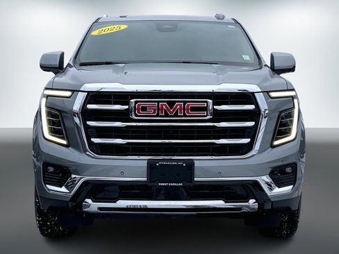 Used 2025 GMC Yukon Elevation image 2