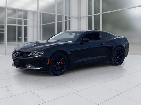 Used 2021 Chevrolet Camaro LT w/ RS Package image 2