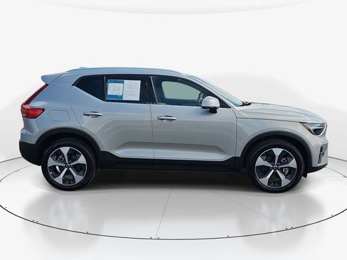 Used 2025 Volvo XC40 B5 Plus AWD/4WD image 5
