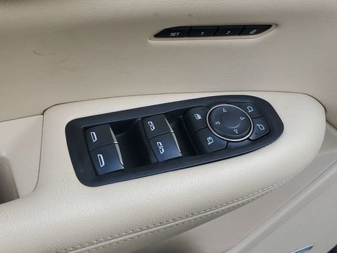 Certified 2019 Cadillac XT5 Luxury w/ Trailering Package image 17