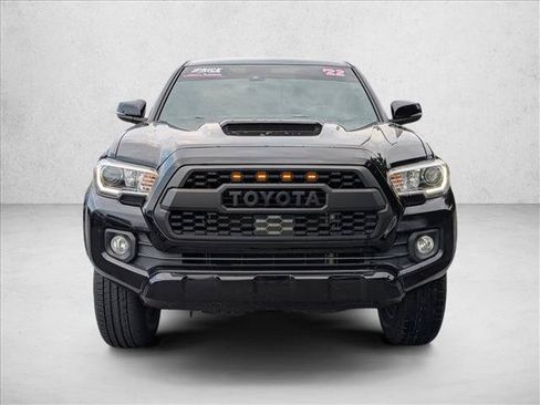 Used 2022 Toyota Tacoma TRD Sport w/ Technology Package AWD/4WD image 2