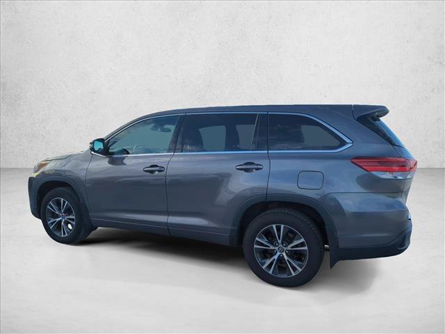 Used 2017 Toyota Highlander LE AWD/4WD image 5