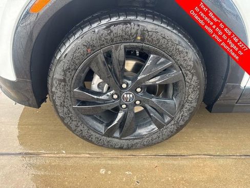 Used 2024 Buick Encore GX Sport Touring image 9