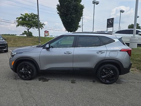 Certified 2026 Kia Seltos EX w/ EX Sunroof Package AWD/4WD image 10