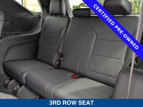 Used 2024 Chevrolet Traverse RS FWD image 17