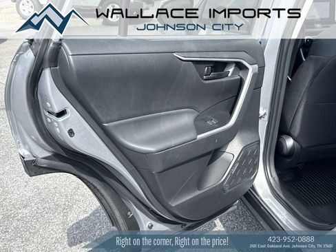 Used 2024 Toyota RAV4 LE AWD/4WD image 32