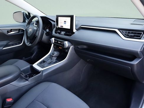 Certified 2025 Toyota RAV4 XLE AWD/4WD image 28