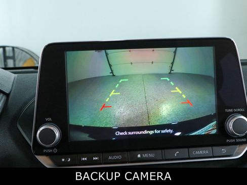 Used 2025 Nissan Sentra SV FWD image 18