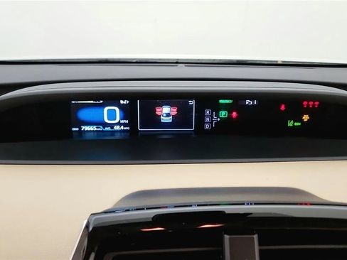 Used 2020 Toyota Prius XLE image 23