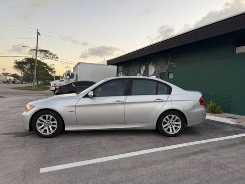Used 2006 BMW 325i Sedan RWD image 3