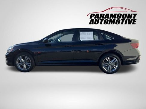 Certified 2024 Volkswagen Jetta SE image 4