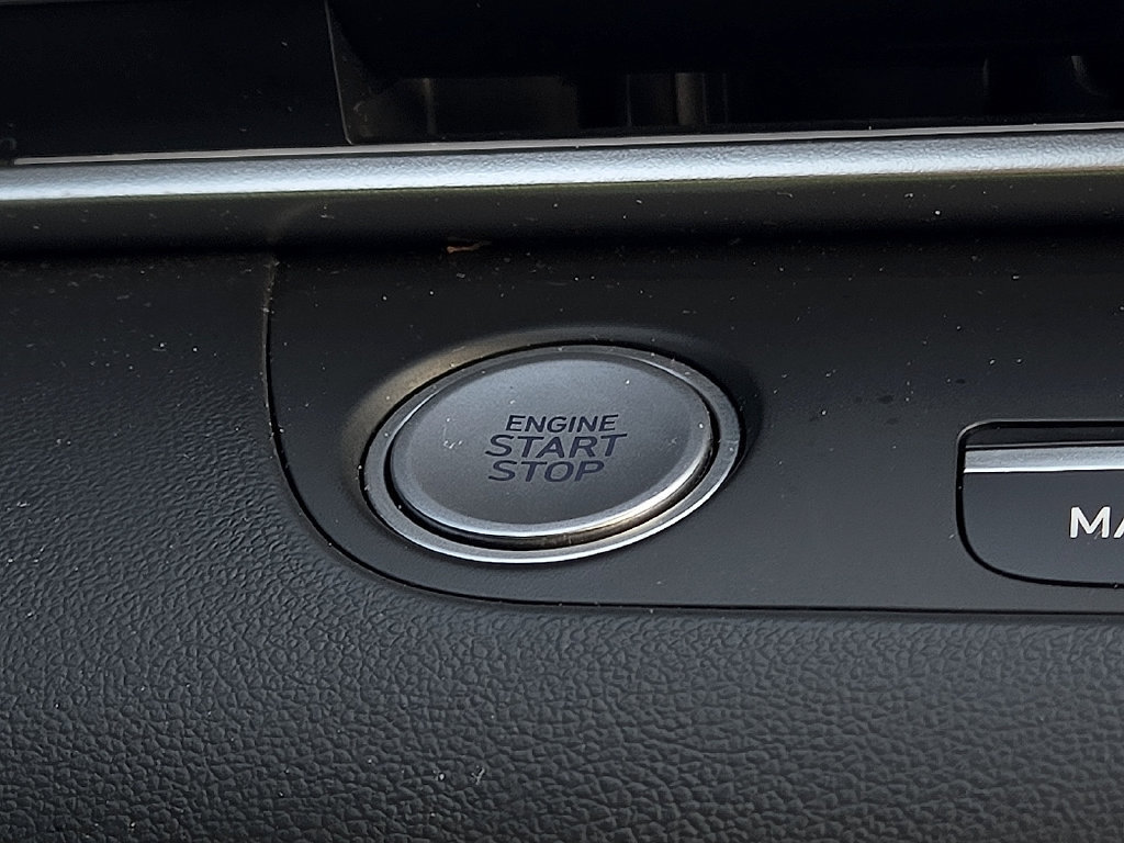 Used 2025 Hyundai Elantra SEL FWD image 16
