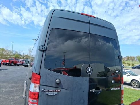 Used 2012 Mercedes-Benz Sprinter 3500 image 6
