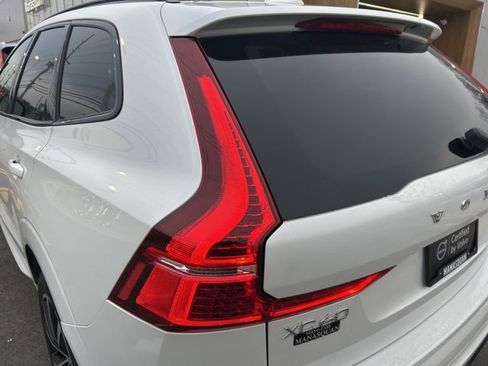 Certified 2025 Volvo XC60 B5 Plus image 10