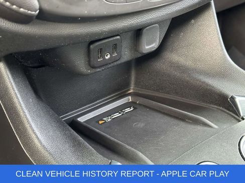 Used 2023 Chevrolet Traverse LT image 7