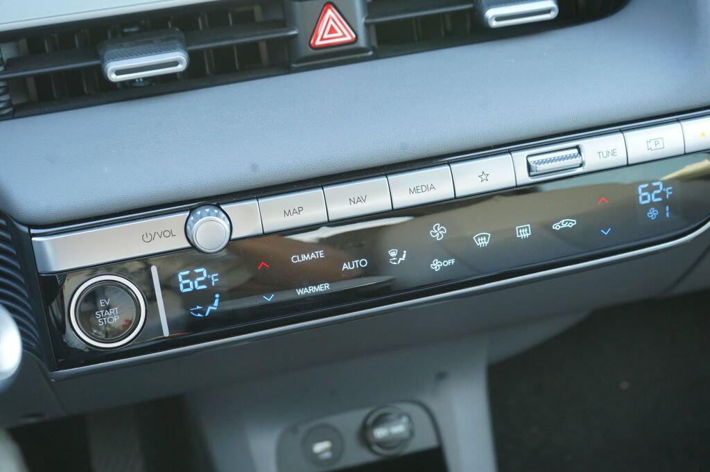 Certified 2023 Hyundai Ioniq 5 Limited AWD/4WD image 28