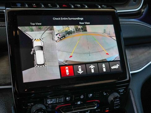 Used 2023 Jeep Grand Cherokee 4WD 4xe w/ Luxury Tech Group II image 23
