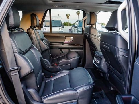 Used 2025 Ford Expedition Platinum AWD/4WD image 20
